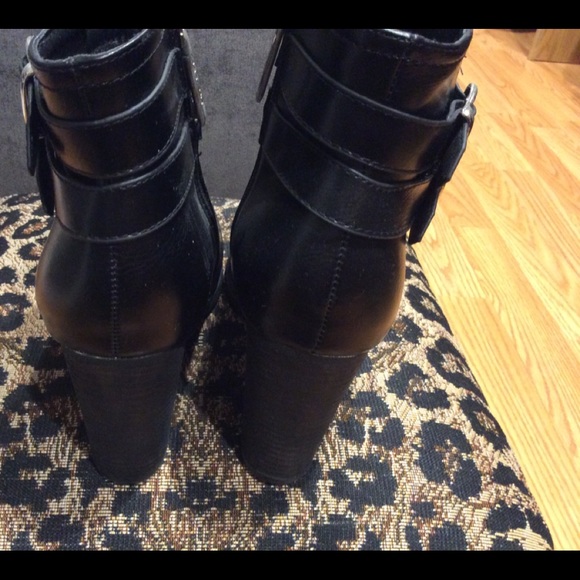 Elegant Footware bootie - Picture 5 of 6